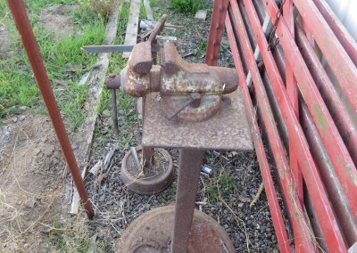 Standing Vise